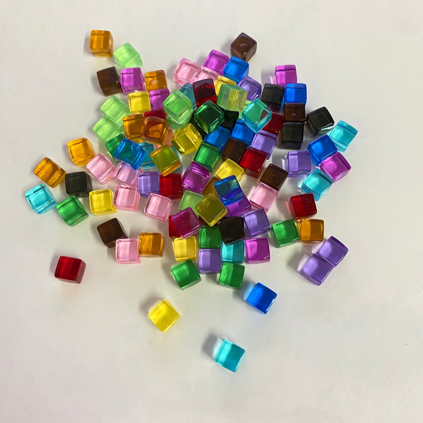 50Pcs/Set 8mm Cube Colorful Crystal Square Corner Transparent Dice Chess Piece Right Angle For Board Game